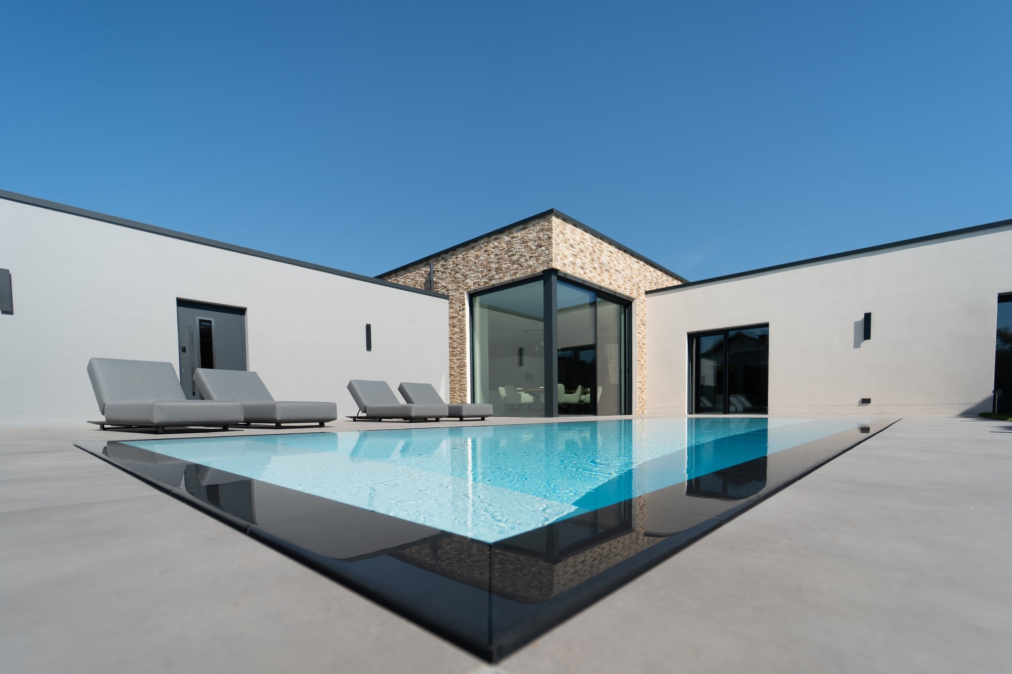 Overflow_Stone_Mirror_detail